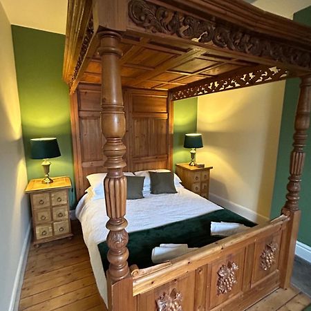 The Buxton Retreat A Luxurious 3-Storey Townhouse With Four Poster Bed And Double Jacuzzi Bath" Eksteriør bilde