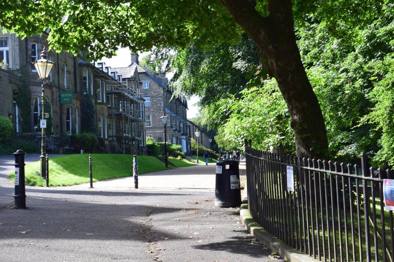 The Buxton Retreat A Luxurious 3-Storey Townhouse With Four Poster Bed And Double Jacuzzi Bath" Eksteriør bilde