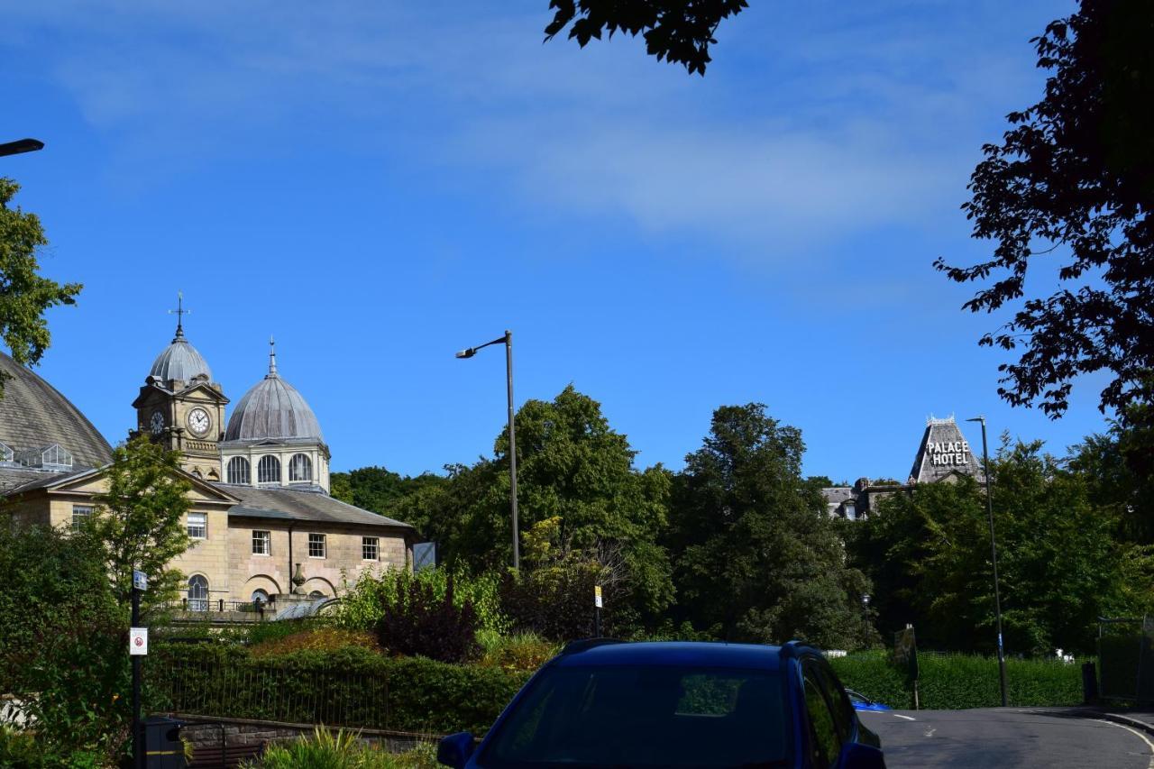 The Buxton Retreat A Luxurious 3-Storey Townhouse With Four Poster Bed And Double Jacuzzi Bath" Eksteriør bilde