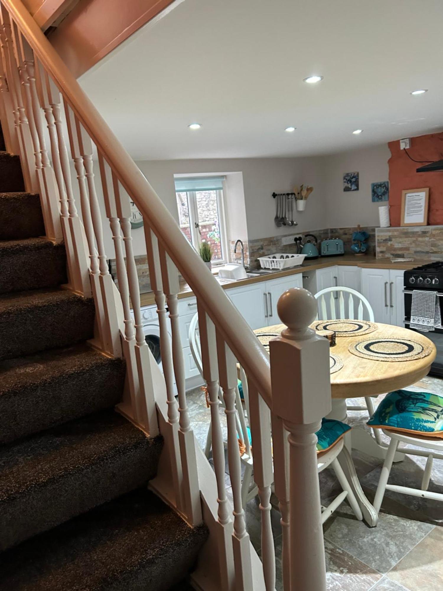 The Buxton Retreat A Luxurious 3-Storey Townhouse With Four Poster Bed And Double Jacuzzi Bath" Eksteriør bilde