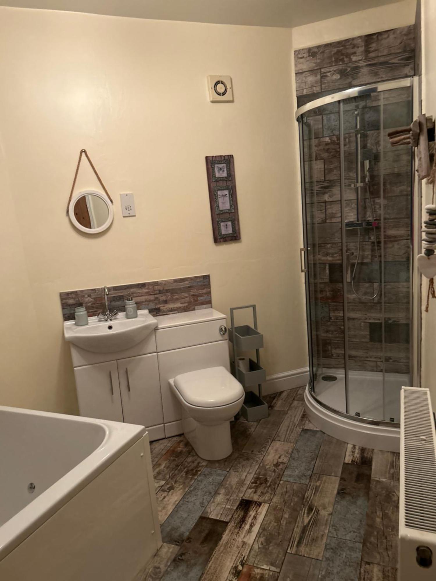 The Buxton Retreat A Luxurious 3-Storey Townhouse With Four Poster Bed And Double Jacuzzi Bath" Eksteriør bilde
